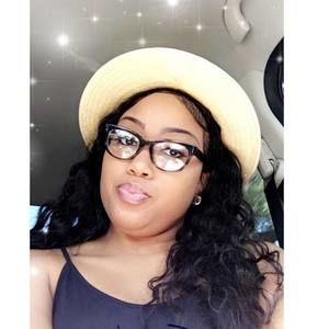 Meet your Posher, Queenisha